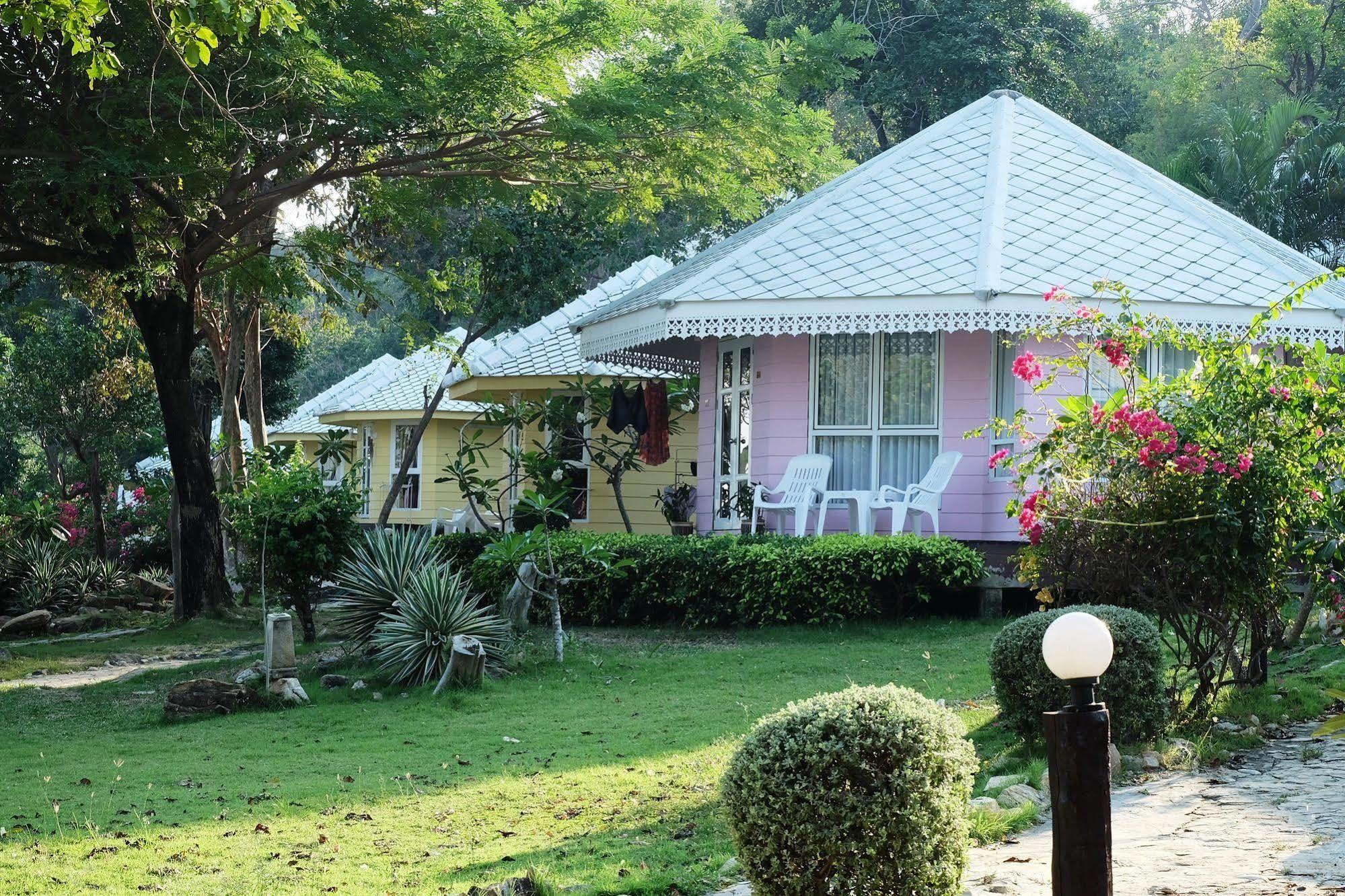 Nimmanoradee Resort - Sha Plus Certified Koh Samet Exterior foto